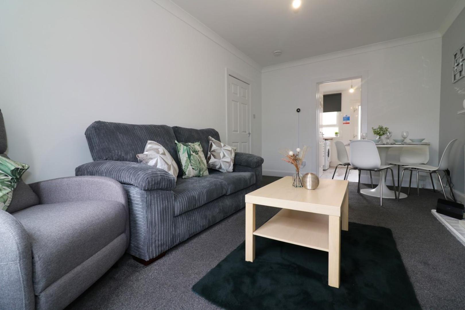 Signature - Gartlea House Apartamento Airdrie Exterior foto